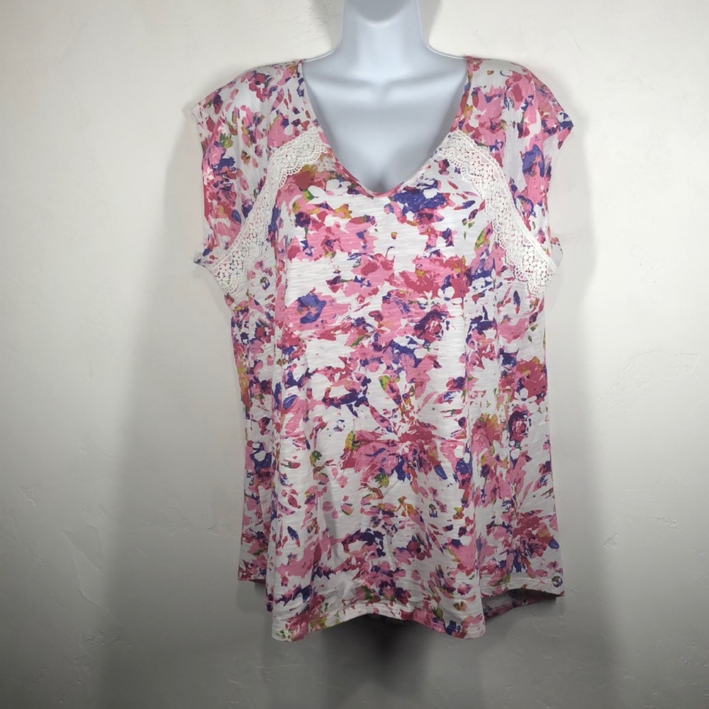 Recreation pink floral and lace tee size large